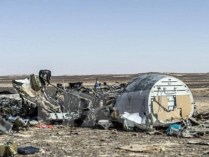 Mảnh vỡ máy bay A321 tại Wadi el-Zolmat, Ai Cập. (Nguồn: AFP/TTXVN)