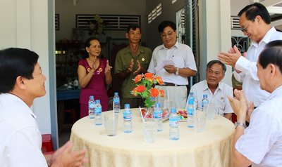  Hội CCB các đơn vị đến tham quan chia sẻ kinh nghiệm làm ăn tại gia đình anh Tăng Văn Hoàng. 