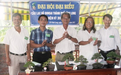 Ban Chủ Nhiệm CLB bonsai TP Vĩnh Long nhiệm kỳ II ra mắt đại hội       