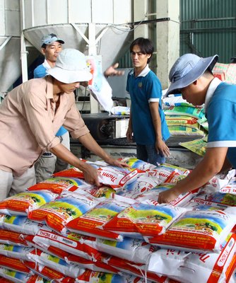Phước Thành IV đã chuẩn bị lượng gạo lớn cho thị trường tết
