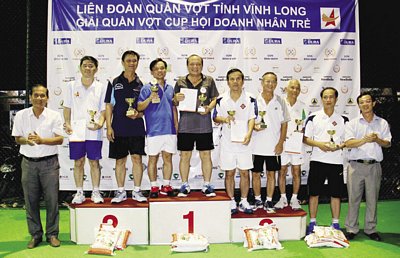  Tổ chức giải quần vợt tỉnh Vĩnh Long, cúp Hội Doanh nhân trẻ năm 2015. Ảnh: Dương Thu