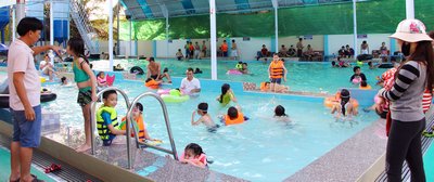 Bơi lội đã trở thành nhu cầu cần thiết cho người dân ở đô thị lẫn nông thôn.