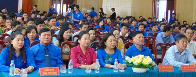 Các thế hệ cán bộ Đoàn 2 tỉnh Vĩnh- Trà về tham dự họp mặt 26/3 tại Trà Vinh.
