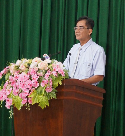 Phó Chủ tịch thường trực UBND tỉnh- Lê Quang Trung thông qua dự thảo báo cáo tình hình tổ chức và hoạt động của UBND tỉnh nhiệm kỳ 2011- 2016