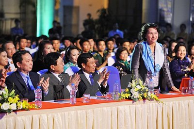 Chủ tịch Quốc hội Nguyễn Thị Kim Ngân tới dự chương trình. (Ảnh: Minh Đức/TTXVN)