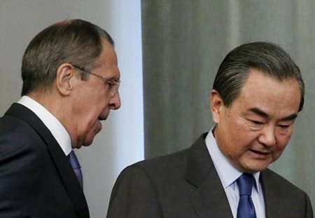 Ngoại trưởng Nga Serguei Lavrov và đồng cấp Trung Quốc Vương Nghị