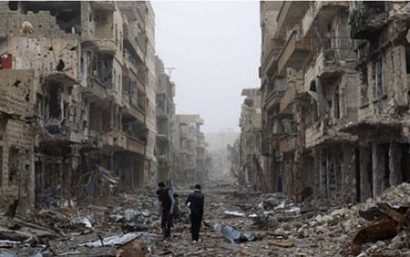 Khung cảnh điêu tàn vì chiến tranh ở Deir Ezzor, thành phố lớn thứ 6 ở Syria. (Ảnh: Reuters)