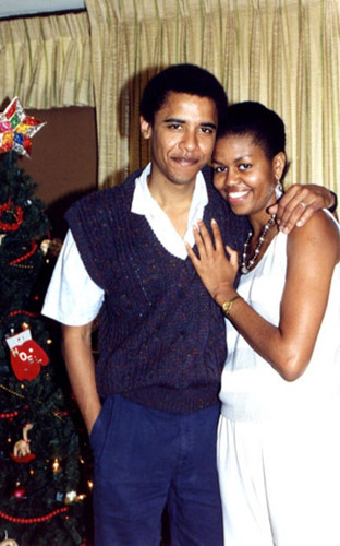 Một người bạn của ông Obama kể lại rằng, ông đã bị quyến rũ ngay khi gặp bà Michelle. (Ảnh: munaluchibridal)