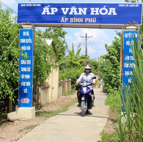 Con đường về ấp Bình Phú hiện nay.