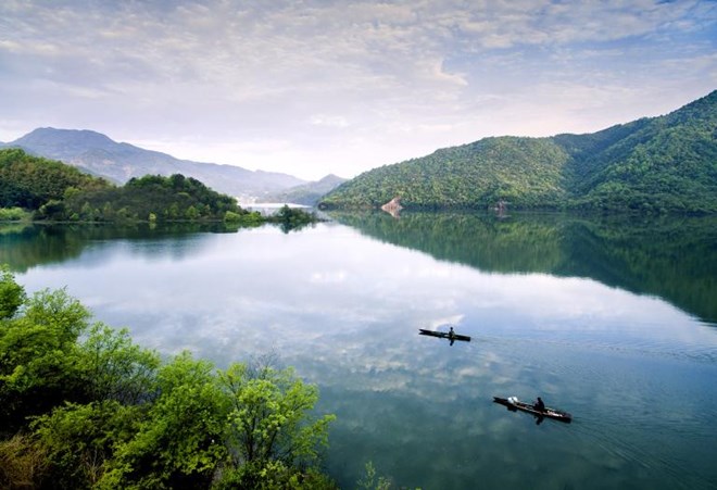 Hồ chứa Foziling ở Huoshan, Trung Quốc