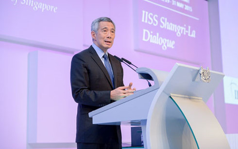 Thủ tướng Singapore Lý Hiển Long phát biểu tại Đối thoại Shangri-La năm 2015. (Ảnh: IISS)