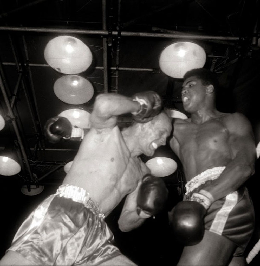 Muhammad Ali đối đầu Henry Cooper vào năm 1963