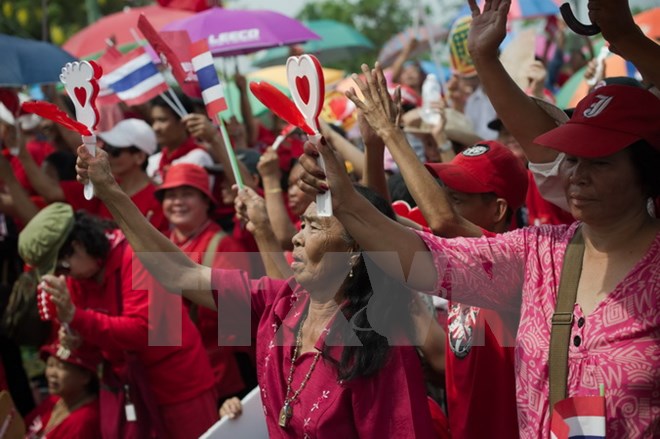 Phe áo đỏ tuần hành ở ngoại ô thủ đô Bangkok. Ảnh minh họa. (Nguồn: AFP/TTXVN)