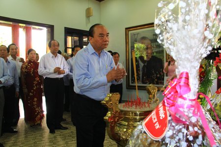 Thủ tướng viếng Khu lưu niệm cố Thủ tướng Võ Văn Kiệt