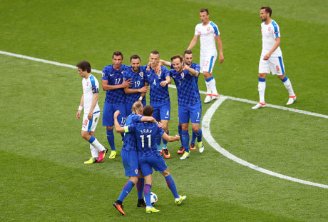 Croatia dẫn trước CH Séc 2-0 sau 59 phút thi đấu.
