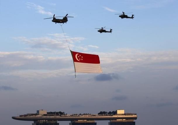 Các trực thăng Singapore trong một cuộc diễn tập hồi năm 2015 (Ảnh: Reuters)