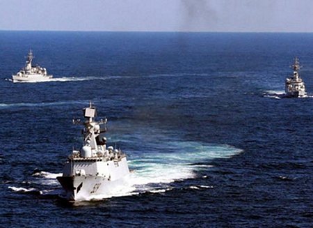 Các tàu hải quân Trung Quốc trong một cuộc tập trận. Ảnh: AP