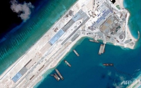 Hình ảnh vệ tinh cho thấy Trung Quốc cải tạo đảo phi pháp ở Biển Đông. Ảnh AFP