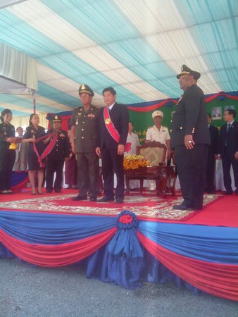 Đại tá Nguyễn Văn Hiểu tại lễ nhận Huân chương Hữu nghị do Quốc vương Campuchia trao tặng.