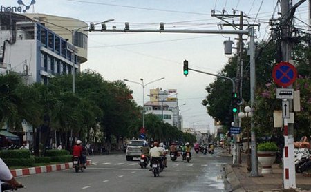 Camera giám sát tại ngã tư đường Trần Phú - Bà Triệu.