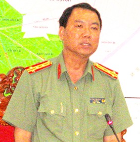 Đại tá Trần Ngọc Hạnh, Giám đốc Công an TP Cần Thơ, công bố kết quả phá chuyên án.