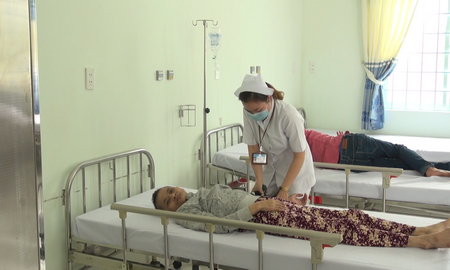 Bà Sáu đã được Bệnh viện Tâm thần Vĩnh Long đón và điều trị bệnh.