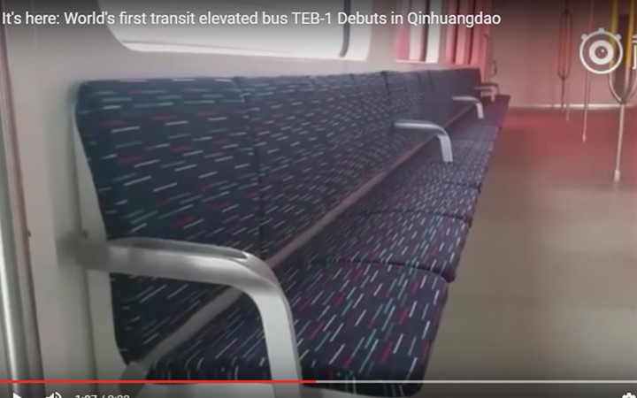 Băng ghế rộng thênh thang trên xe buýt khổng lồ