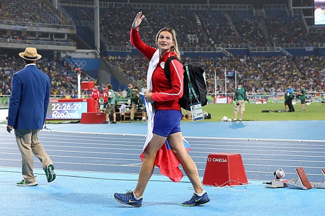 Việc Barbora Špotáková chỉ giành HCĐ ném lao nữ khiến đoàn CH Séc không hoàn thành chỉ tiêu HCV tại Olympic Rio. 