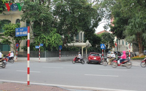 Vào hai ngày 3 đêm cuối tuần các phương tiện bị cấm đi lại trong khu vực không gian phố đi bộ Hoàn Kiếm và phụ cận.