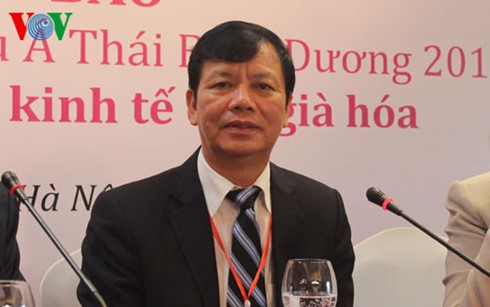 Thứ trưởng Nguyễn Trọng Đàm trả lời báo chí