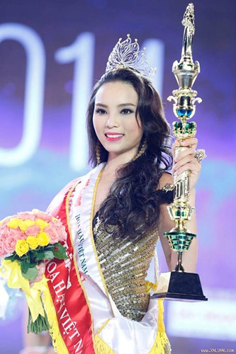 Nguyễn Cao Kỳ Duyên đăng quang ngôi vị Hoa hậu Việt Nam 2014 với nhiều bình luận về nhan sắc