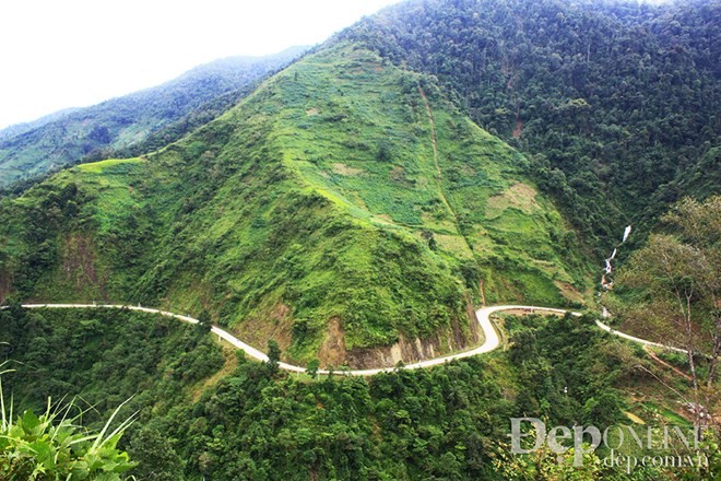 Đèo Khau Phạ (Sừng trời) là một trong ‘tứ đại đỉnh đèo’ của Việt Nam.