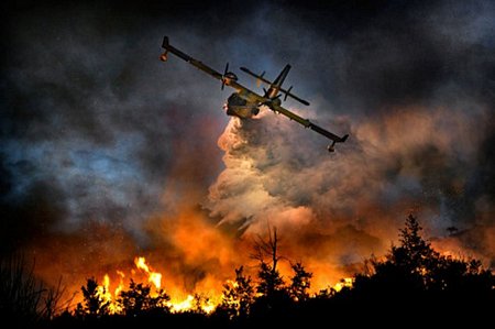 Indonesia đang nỗ lực kiểm soát các đám cháy rừng. (Ảnh minh họa: KT)