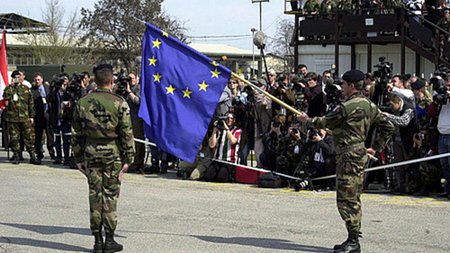 Đức và Pháp muốn EU hợp tác sâu rộng hơn về vấn đề quốc phòng.