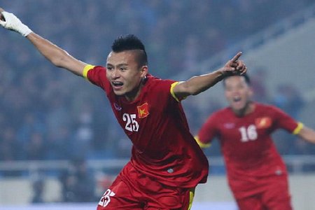 Võ Huy Toàn được HLV Hữu Thắng tin tưởng sau khi anh hồi phục chấn thương và thi đấu ấn tượng tại giai đoạn 2 V-League 2016