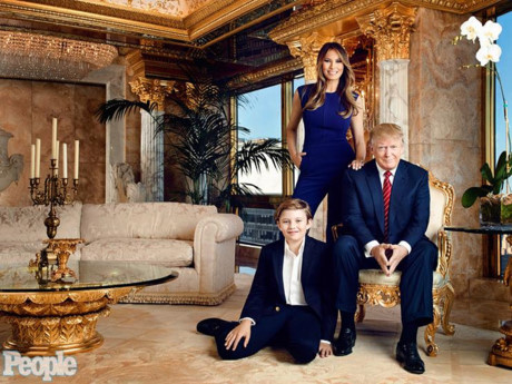 Cậu bé 9 tuổi Barron Trump có thể sẽ theo bước cha trong lĩnh vực kinh doanh hoặc chính trị. Barron thừa kế khối tài sản khổng lồ từ gia đình và mọi ánh mắt đều sẽ đổ dồn về phía Barron khi cậu trưởng thành và có thể sẽ cùng cha mẹ trở thành những thành viên của Nhà Trắng.
