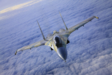 Tiêm kích Su-35 là chiến đấu cơ có độ linh hoạt cực cao và là cơn ác mộng thực sự đối với máy bay đối phương.