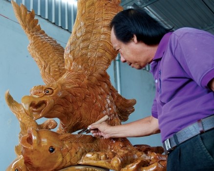 Bộ tứ quái gồm: nhất điểu, nhì ngư, tam xà, tứ tượng  của Nghệ nhân Trần Văn Thạnh, thời gian hoàn thành 2 tháng, giá 120 triệu đồng.