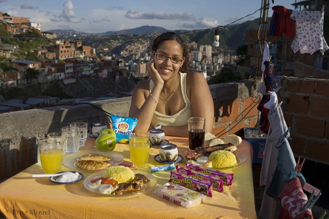 Katherine Navas, sinh viên ở Venezuela, ăn 4.000 calo mỗi ngày. (Nguồn: brightside)