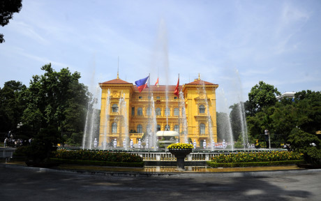  Nhận lời mời của Chủ tịch nước Trần Đại Quang, Tổng thống Philippines Rodrigo Duterte có chuyến thăm chính thức Việt Nam từ 28-29/9.