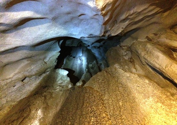 Nóc hang động vừa đẹp vừa có nhiều hình thù lạ mắt