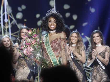 Cuộc thi Hoa hậu Hoàn Vũ Brazil 2016 vừa kết thúc với chiến thắng thuộc về cô gái da đen Raissa Santana. 