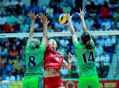 Trận tranh hạng ba, Trẻ Trung Quốc (áo đỏ) thắng Indonesia.