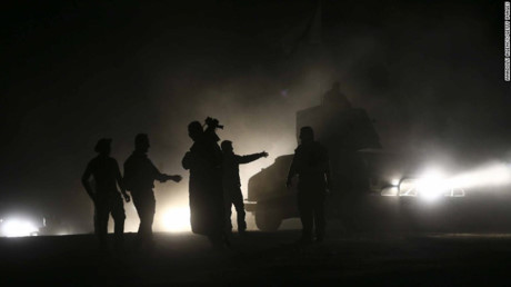 Lực lượng Peshmerga ở làng Wardak đêm 17/10.