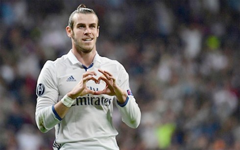Bale ăn mừng bàn thắng mở tỉ số (Ảnh: Getty)