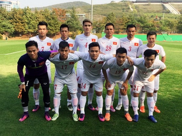 Đội hình xuất phát của tuyển Việt Nam ở trận gặp FC Seoul. (Ảnh: VFF)
