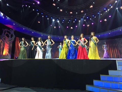 Nam Em đứng đầu tiên từ trái sang trong Top 8 cô gái đẹp nhất cuộc thi HHTĐ 2016