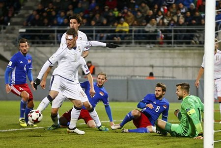 Andrea Belotti lập cú đúp trong chiến thắng 4-0 của Ý