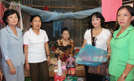 Hội Chữ thập đỏ TP Vĩnh Long là đơn vị đi đầu trong công tác vận động nguồn lực chăm lo cho người nghèo.