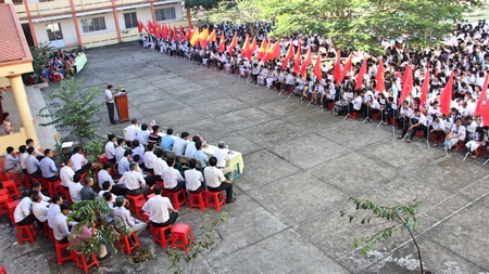 Lễ nhà giáo tại trường THPT Phạm Hùng